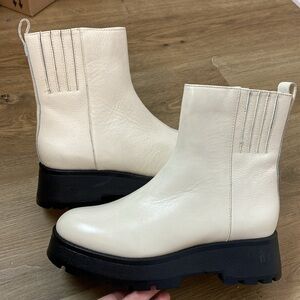 Vince Camuto Womens Neframes Zipper Block Heel Ankle Boots